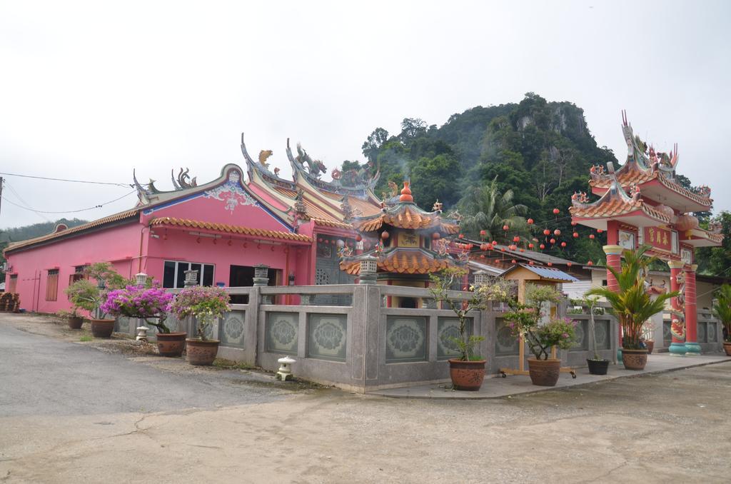 Country House Pulai Holiday Village Gua Musang Exterior foto